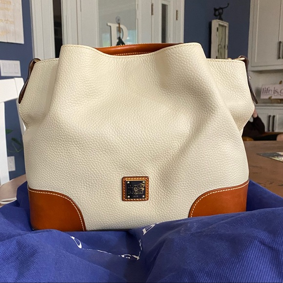 Dooney & Bourke Handbags - White Dooney & Bourke purse